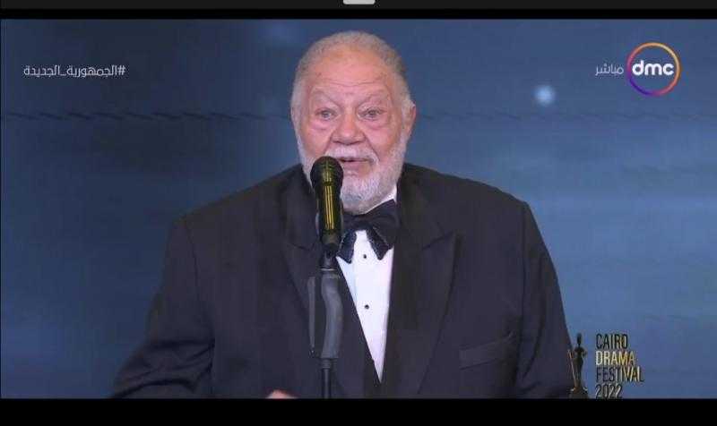 يحيى الفخراني: دلال عبد العزيز تركت مسرحيتها معي بسبب سمير غانم