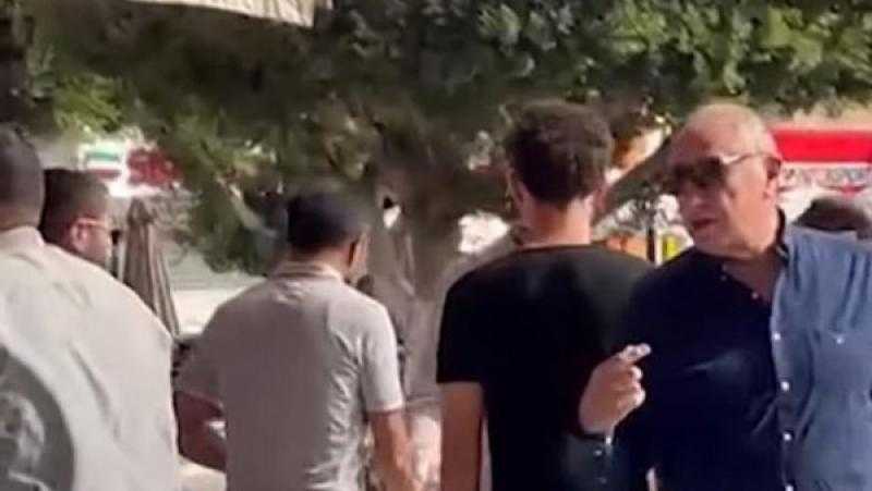 لحظة وصول الخطيب للنادي الأهلي للتقدم بأوراق ترشحه
