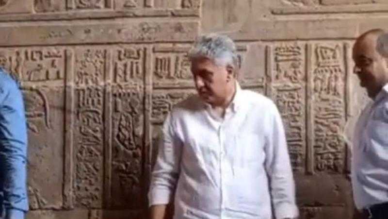 وزير السياحة والآثار يتفقد أعمال الترميم وإظهار الألوان بمعبد إسنا.