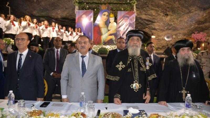 محافظ أسيوط يشهد أمسية مصر بحضور البابا تواضروس : وطن التعايش والوحدة