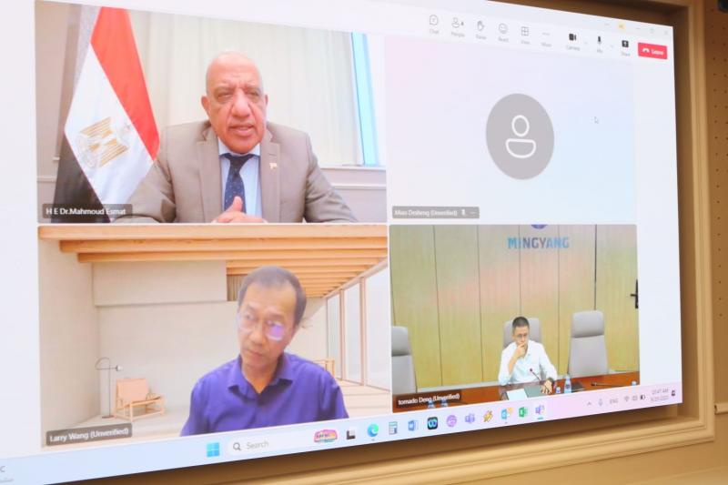 وزير الكهرباء يبحث مع مسئولي شركة مينج يانج الصينية التعاون والاستثمار في مجالات الطاقة المتجددة