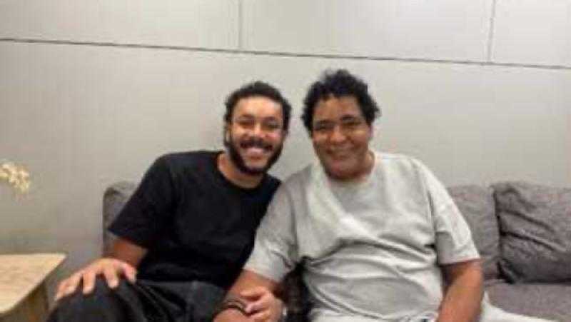 ويجز يشارك لقاءه مع محمد منير استعداداً لعمل غنائي جديد