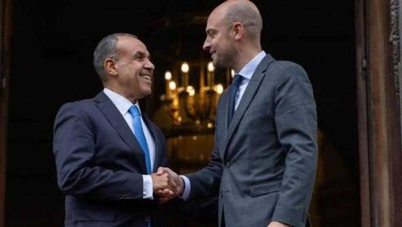 وزير الخارجية يلتقى مع نظيره الفرنسي