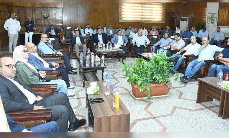 وزير الإسكان يصدر حزمة من التكليفات بشأن تطوير المحاور والطرق الرئيسية بمدن غرب القاهرة