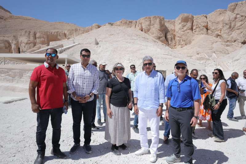 وزير السياحة يتفقد فنادق الأقصر ويشيد بجودة الخدمات وتنوع التجربة النيلية