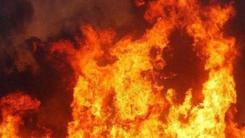 3 سيارات إطفاء تسيطر على حريق مخبز بالبدرشين