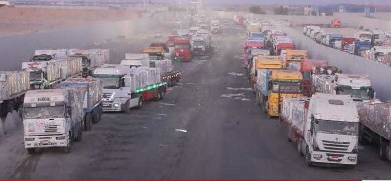 تحرك قافلة المساعدات الإنسانية الـ45 من مصر إلى قطاع غزة