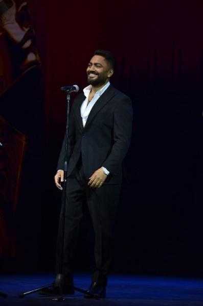 تامر حسني يطرح كليب أغنية افتتاح مهرجان نقابة المهن التمثيلية للمسرح اليوم