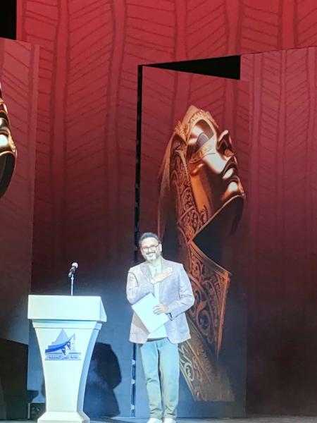 أكرم حسني: المسرح سيظل طوال الوقت له هيبته ومكانته الكبيرة في قلوبنا