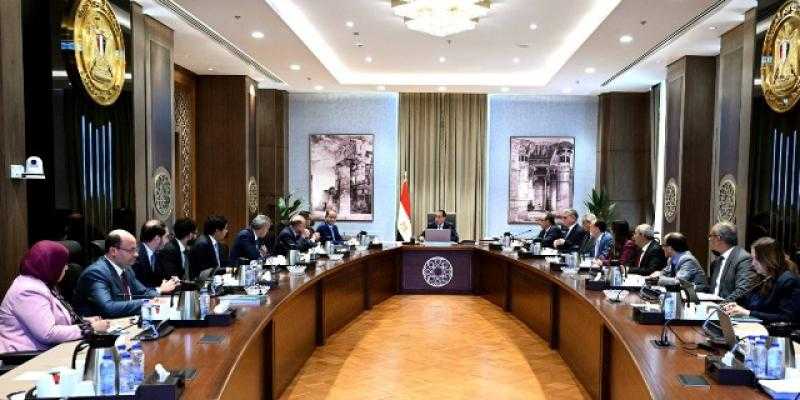 رئيس الوزراء يستعرض جهود تجهيز الشركات الحكومية للطرح.. وسُبل تنشيط البورصة المصرية