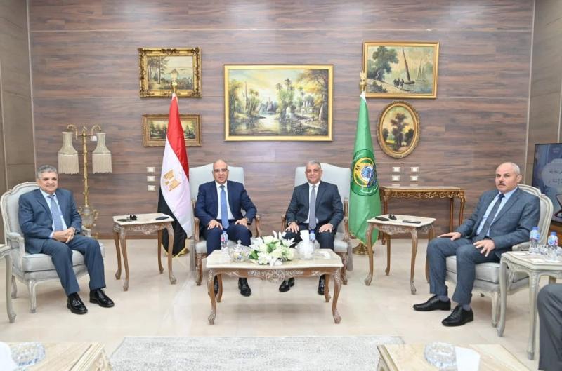 د هاني سويلم يشارك في فعاليات الندوة التي نظمتها محافظة الإسماعيلية عن ”جهود الوزارة في تحقيق الأمن المائي المصرى”