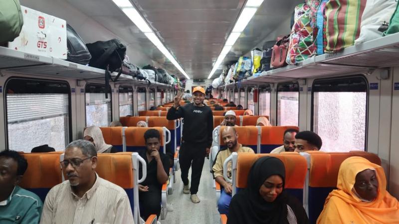 الهيئة القومية لسكك حديد مصر تُسيّر الرحلة الثالثة والعشرين لقطارات العودة الطوعية للأشقاء السودانيين إلى وطنهم