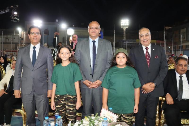 محافظ القليوبية يحضر احتفالية مجمع مدارس الشبان العالمية ببنها بذكرى نصر أكتوبر الـ 52