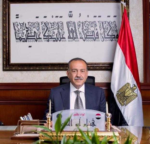 محافظ أسيوط يهنئ الدكتور خالد العناني لتوليه منصب مدير عام منظمة اليونسكو ويؤكد تتويج لمكانة مصر الحضارية