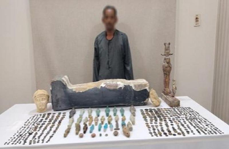 ضبط كنز من العصور القديمة داخل منزل مزارع في بني سويف