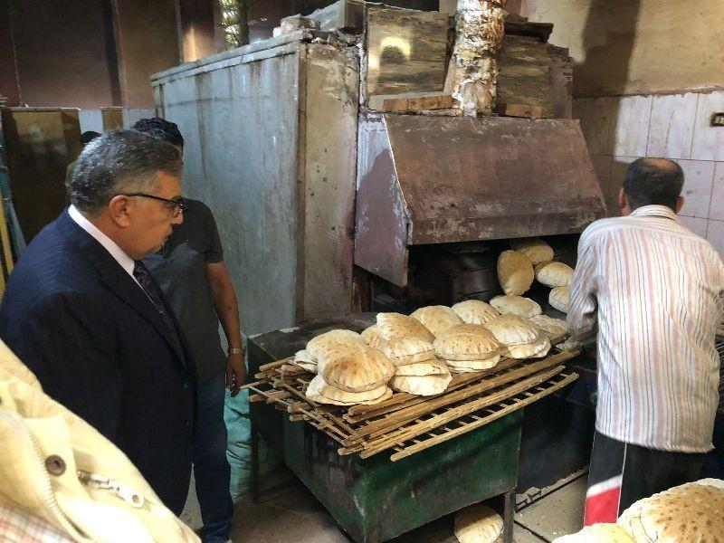 محافظ الدقهلية: لن نسمح بالتلاعب في وزن ومواصفات رغيف الخبز