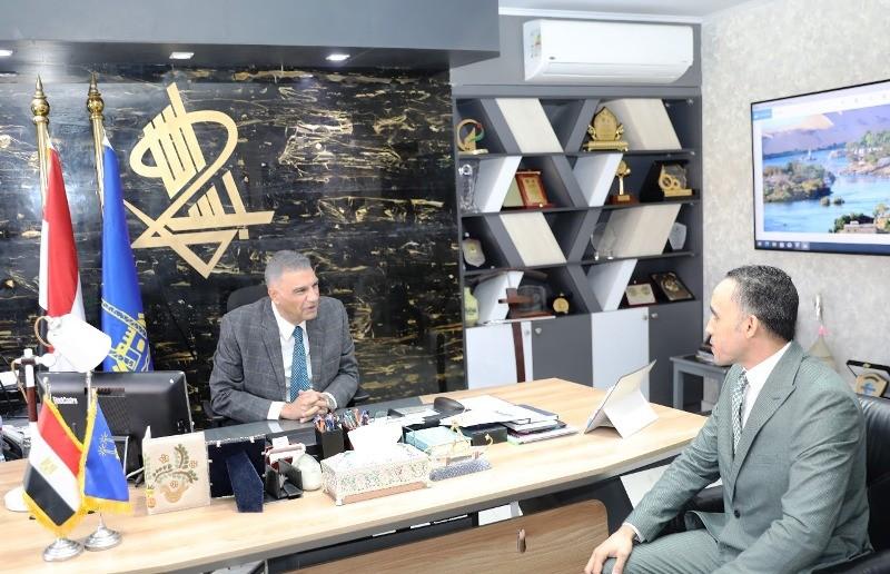 محافظ أسوان يستقبل مفوض الدولة الجديد