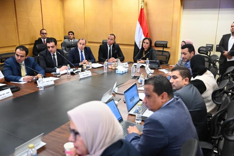 وزيرة التضامن تشارك في إجراء مقابلات لعدد من الأسر الراغبة في كفالة أبناء بنظام الأسر البديلة الكافلة