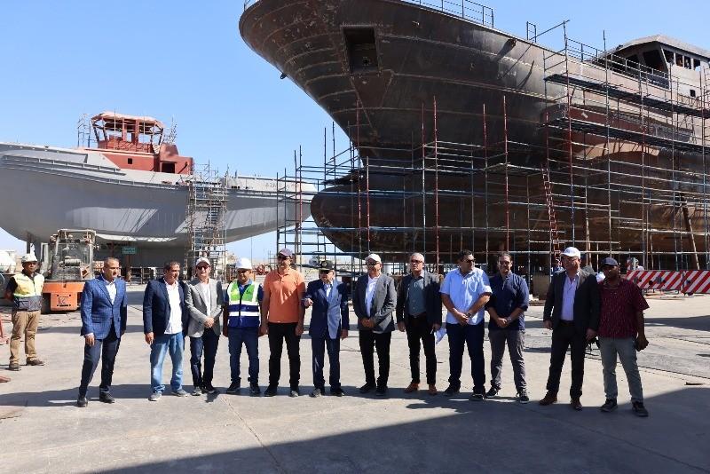 تدشين قاطرتي عزم 3 وعزم 4 في مصنع قاطرات سفاجا