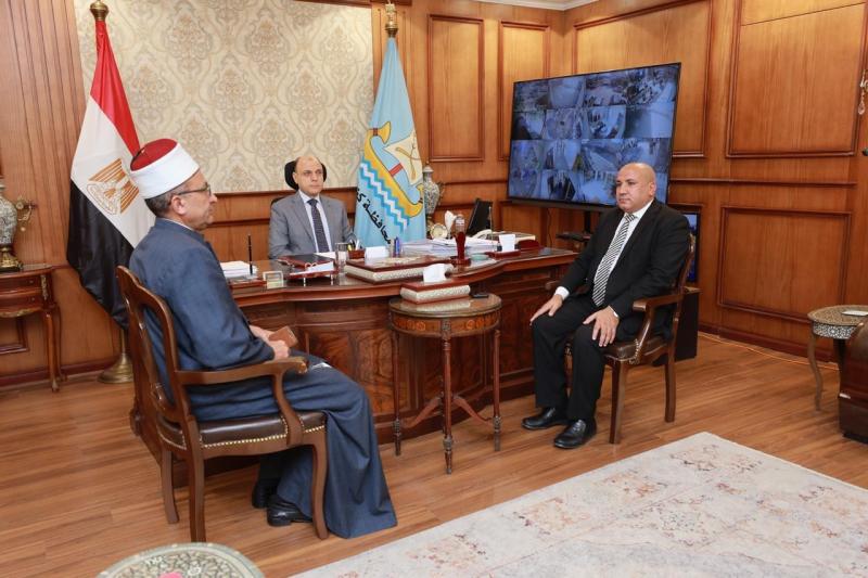 محافظ كفرالشيخ يبحث مع وفد ”خريجي الأزهر” نشر الفكر الوسطي