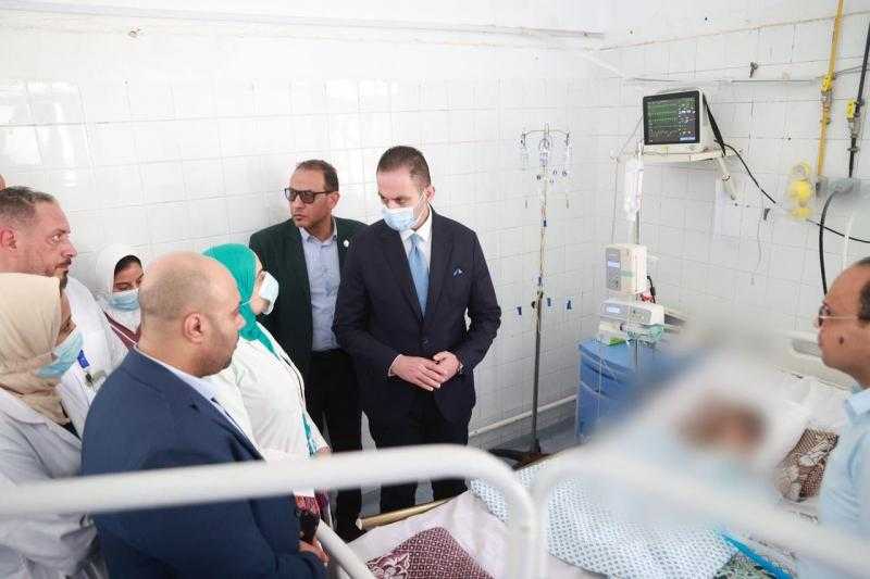 نائب وزير الصحة يتفقد يوجه بتطوير مستشفى الحميات والماتيرنيتيه وتشغيل مجمع رعايات جديد بالإسكندرية