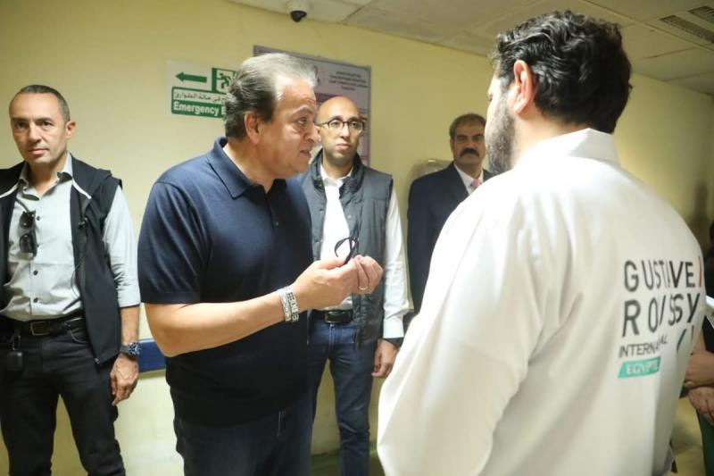 خلال زيارة مفاجئة لمستشفى جوستاف روسي.. وزير الصحة يُشيد بجودة الخدمات ويتابع شخصيًا انتظام العمل