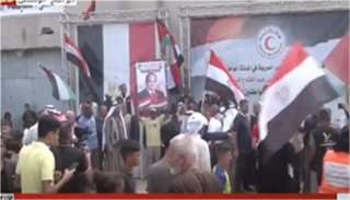 غزة اليوم تحتفل باتفاقية شرم الشيخ… صور الرئيس السيسى وعلم مصر في يد الفلسطينيين بغزة.. وقف إطلاق النار يُواجه بمنشور ساخر من بايدن