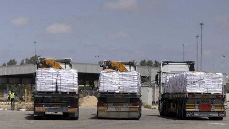 تحرك قافلة المساعدات الإنسانية الـ 48 من مصر إلى قطاع غزة