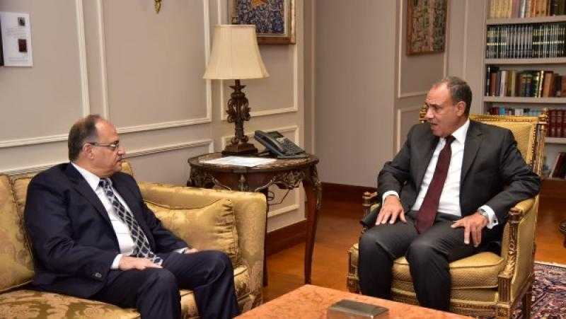 رئيس هيئة الدواء يعقد اجتماعاً مع وزير الخارجية لبحث التعاون الدولى