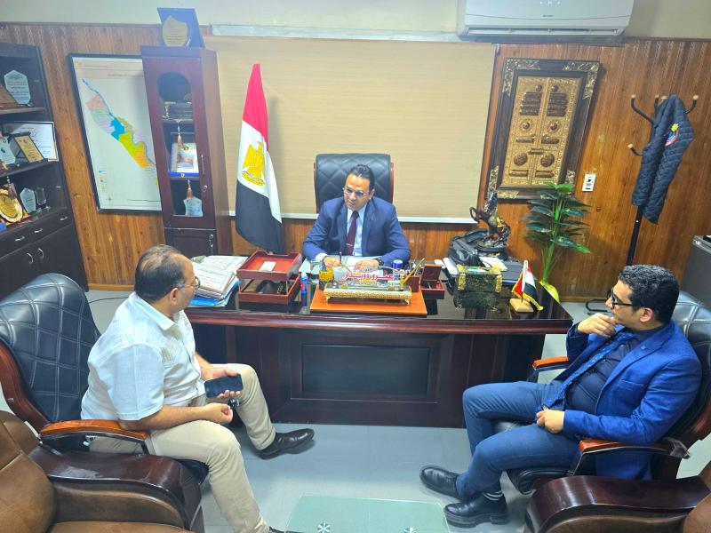 وكيل صحة سوهاج يناقش مؤشرات أداء مستشفى سوهاج العام