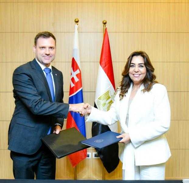 منال عوض تشارك في ”أسبوع القاهرة للمياه” وتوقع مذكرة تفاهم مع سلوفاكيا لتعزيز التعاون البيئي