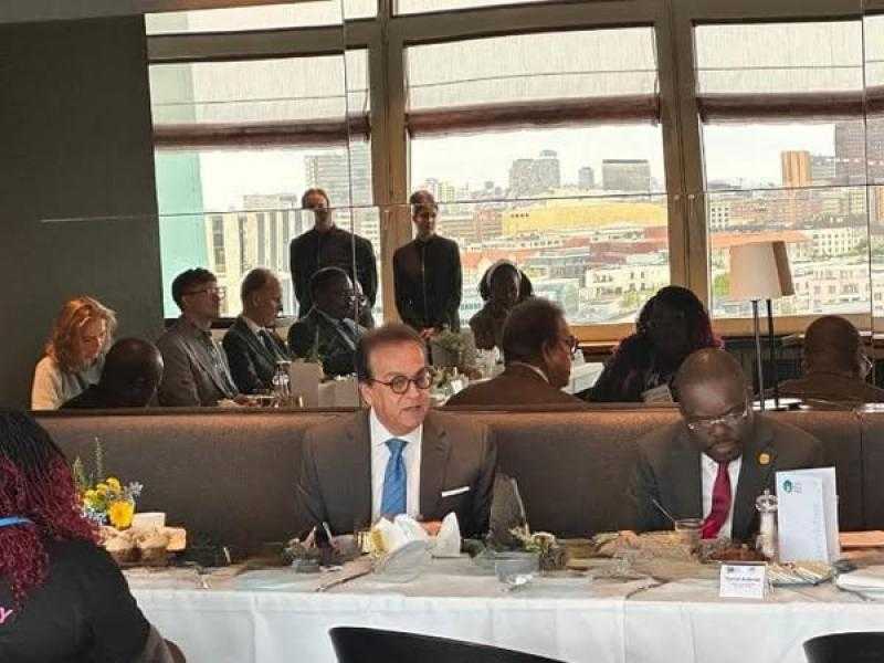 عبدالغفار: القضاء على انتقال الأمراض من الأم إلى الطفل بحلول 2030 أولوية صحية عالمية