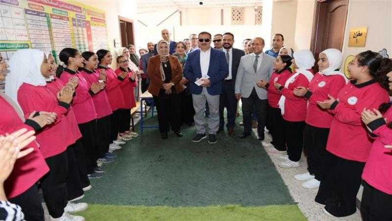 محافظ المنوفية يدشن فعاليات مبادرة الكشف عن فيروس سي والأنيميا والسمنة بمدرستين في شبين الكوم