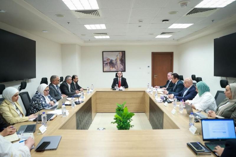 نائب وزير الصحة يترأس اجتماعًا تنسيقيًا للإعداد للنسخة الثالثة من المؤتمر العالمي للسكان والصحة والتنمية البشرية