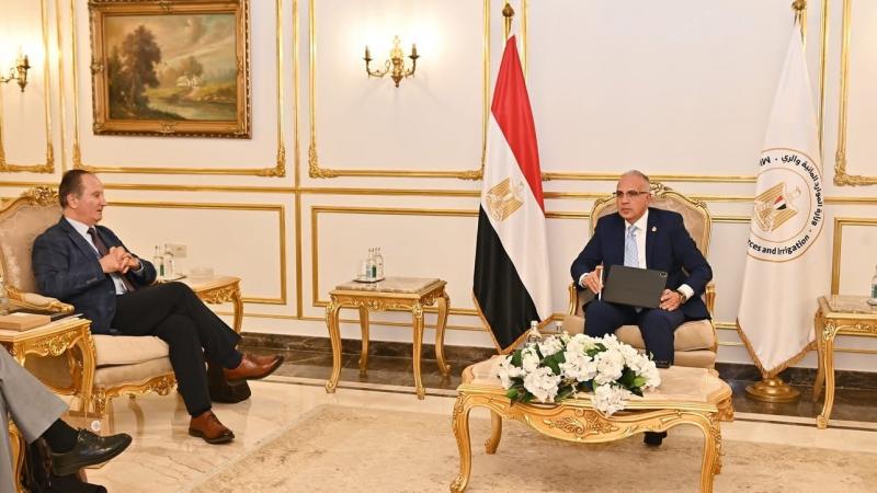 الدكتور سويلم: مناقشة التعاون في مجالات النماذج الرياضية والتكيف مع تغير المناخ والتحلية للإنتاج الكثيف للغذاء