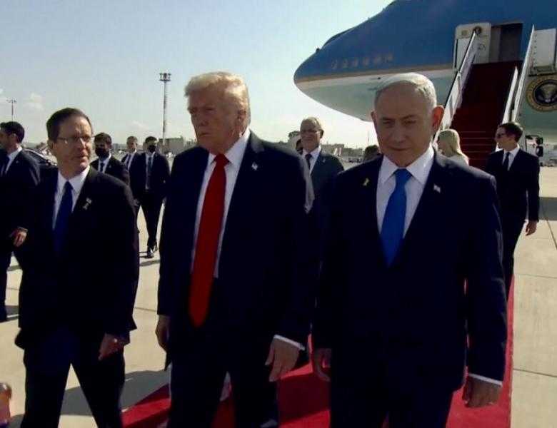 نتنياهو يستقبل ترامب لدى وصوله تل أبيب