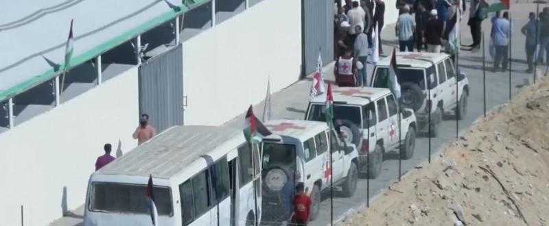 الصليب الأحمر يتسلم الدفعة الثانية من المحتجزين الإسرائيليين في خان يونس