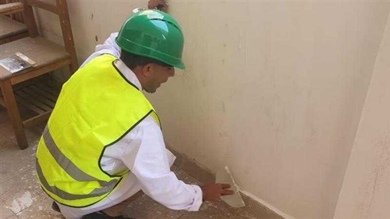 وزير العمل يعلن بدء اختبارات ”النقاشين” المُرشحين للعمل بشركة مقاولات بالإمارات