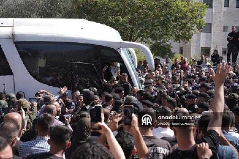 سرايا القدس بعد تسليم الأسرى: ملتزمون بوقف إطلاق النار طالما التزم الاحتلال
