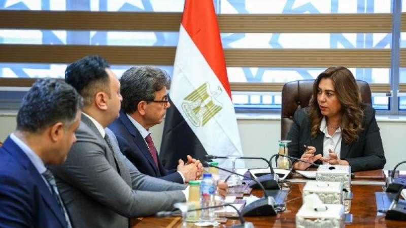 وزيرة التنمية المحلية تبحث مع نقيب الأطباء البيطريين عدداً من الملفات المشتركة