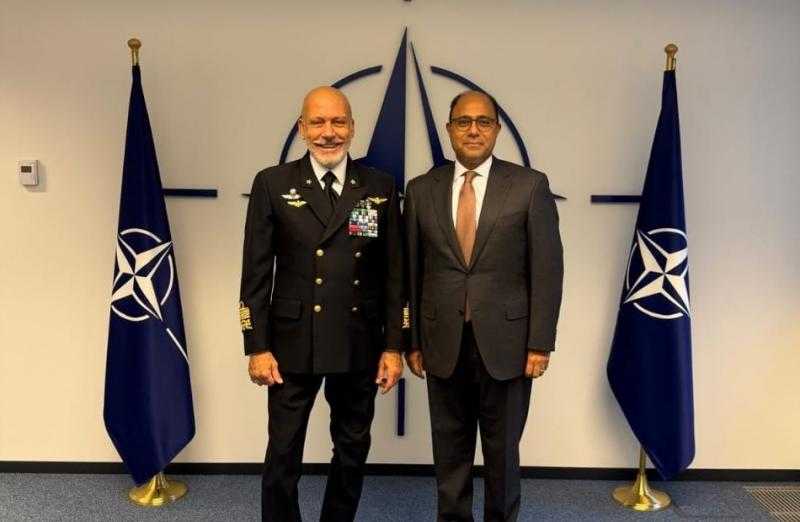 سفير مصر ببلجيكا يبحث مع رئيس اللجنة العسكرية بالناتو التحديات الأمنية المشتركة| صور