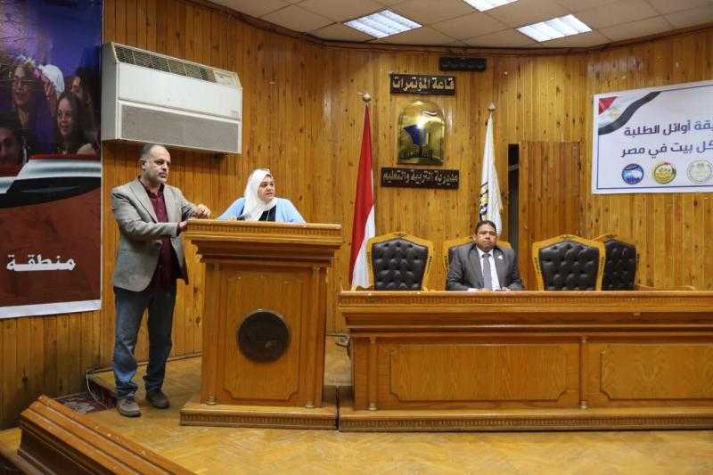 مدير التعليم الفني بالقاهرة يناقش خطة العام الدراسي