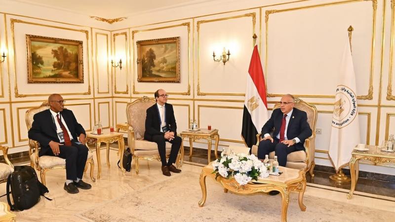 الدكتور سويلم يلتقي المدير الإقليمى لصندوق التنمية الزراعية (الإيفاد) ضمن فعاليات ”أسبوع القاهرة الثامن للمياه”