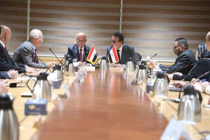الدكتور خالد عبد الغفار يبحث مع وزير الصحة العراقي تعزيز التعاون بين البلدين في القطاع الصحي