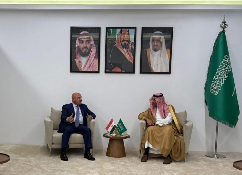 وزير الصناعة والنقل يبحث مع وزير الصناعة والثروة المعدنية السعودي فرص تعزيز التعاون والتكامل الصناعي بين البلدين خلال المرحلة المقبلة