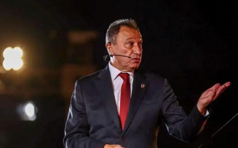 خط أحمر