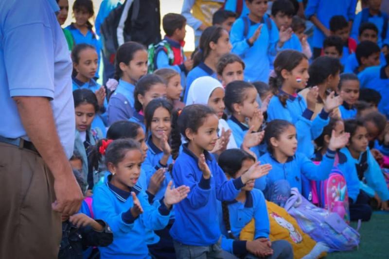 قافلة “مسرح المواجهة والتجوال” تصل رفح دعمًا لأطفال غزة.. صور