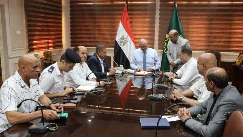 محافظ القليوبية يعقد اجتماعاً لتحديد تعريفة الركوب الجديدة