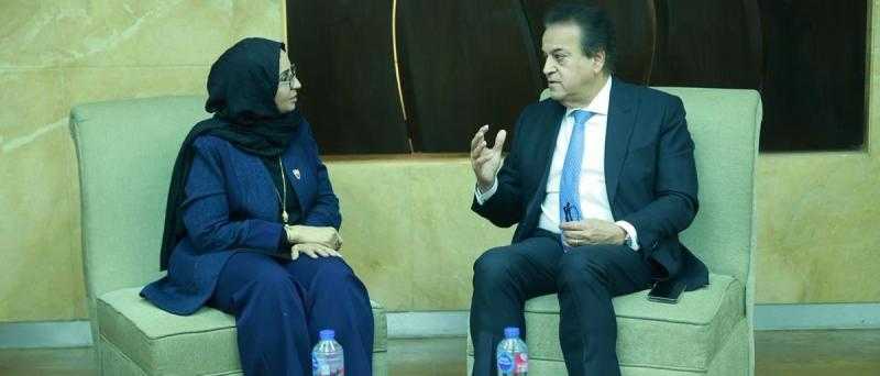 وزير الصحة يلتقي نظيرته البحرينية لتعزيز التعاون الصحي وتبادل الخبرات بين البلدين