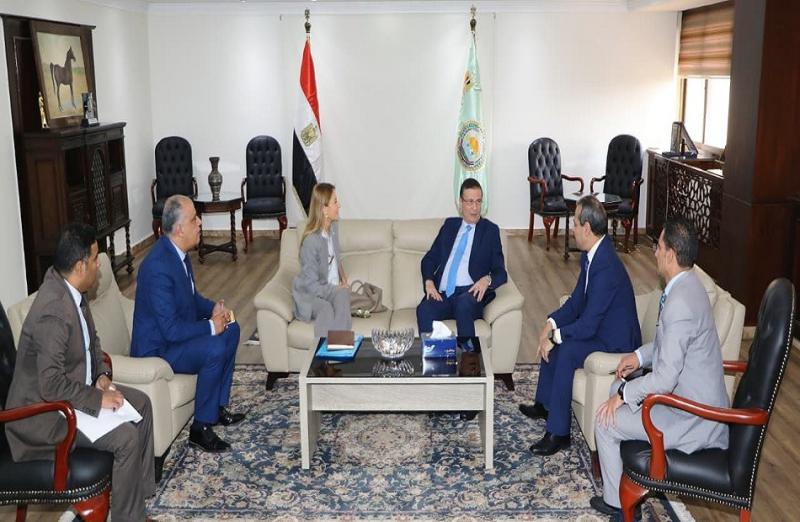 وزير الزراعة يبحث مع مدير اليونسكو بالقاهرة حماية التراث الزراعي والمعارف البيئية بالواحات